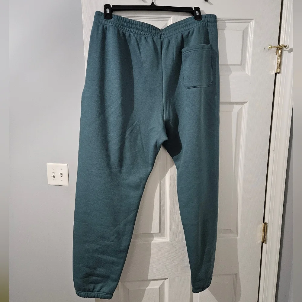 NWOT: Mens New Balance Joggers - Size XL